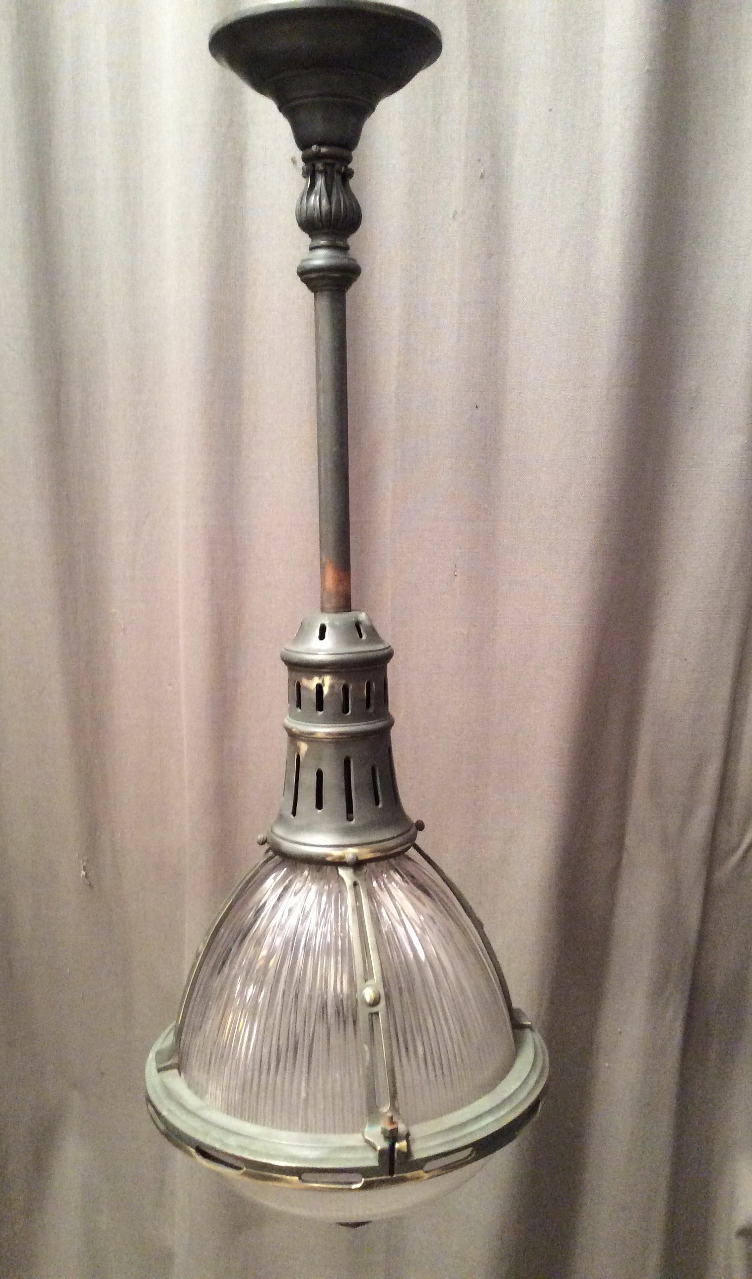 Ancienne suspension Holophane Luminaires Guy Laurent Setruk Antiquités