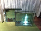 Paire de vitrines chrom&eacute;es