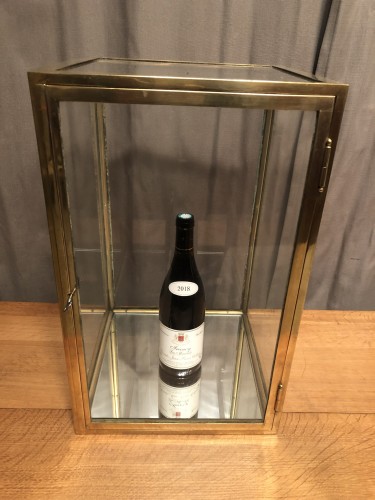 Ancienne vitrine de présentation.