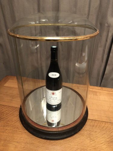 Ancien globe, vitrine de présentation.