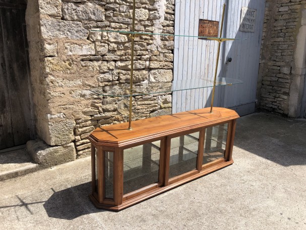 Meuble de présentation, vitrine, métier, magasin.
