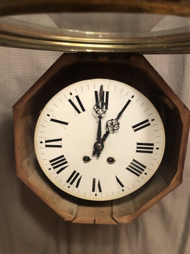 Ancienne pendule murale de magasin, brasserie.