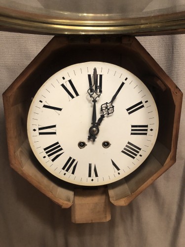 Ancienne pendule murale de magasin, brasserie.