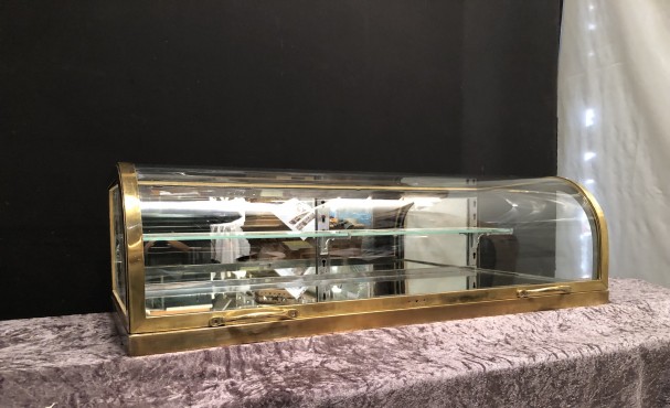 Ancienne vitrine de comptoir de magasin.(réservé RV)