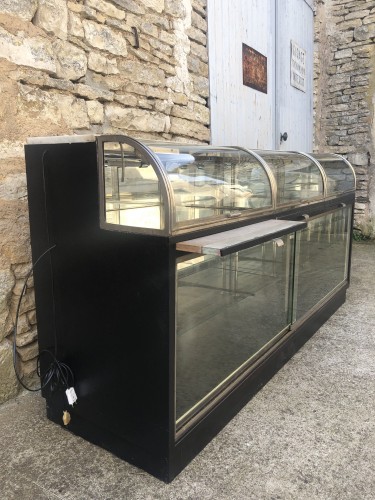 Important meuble vitrine ancien de confiserie, boulangerie, pâtisserie.