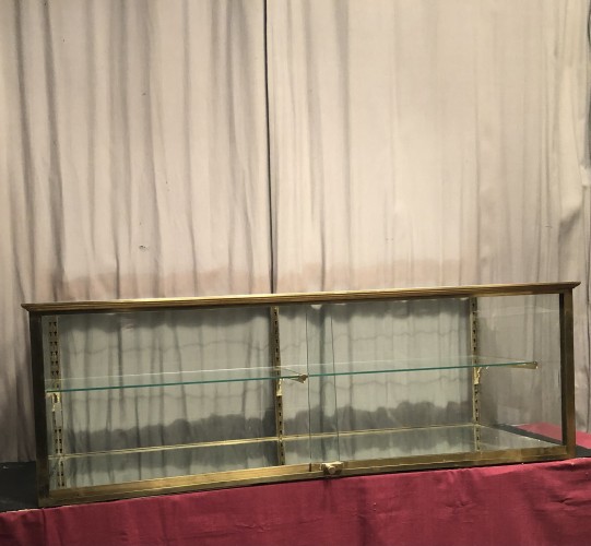 Ancienne vitrine de magasin à poser sur un comptoir ou une table.