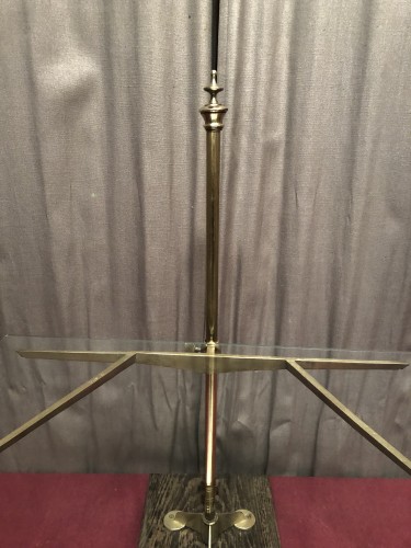 Ancienne étagère de présentation de magasin.