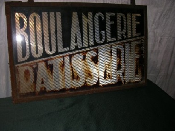 Ancienne enseigne de boulangerie - Décoration de magasin - Guy Laurent