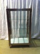 Ancienne petite vitrine de medecin