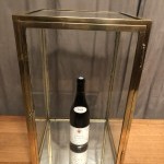 Ancienne vitrine de présentation.