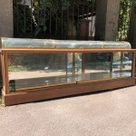 Ancien meuble vitrine de présentation.