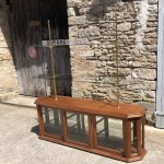 Meuble de présentation, vitrine, métier, magasin.