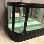 Ancien meuble comptoir vitrine de magasin.