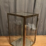 Ancienne vitrine de présentation.