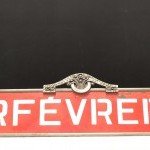 Ancienne enseigne de magasin d'orfèvrerie. Siégel.