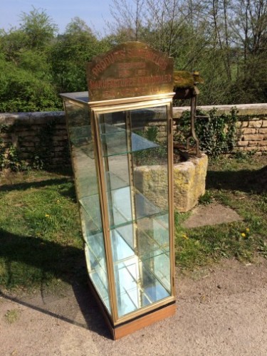 Ancienne vitrine de tabac