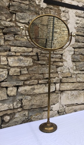Ancien miroir de magasin.