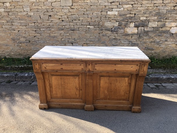 Ancien meuble comptoir de boulanger.