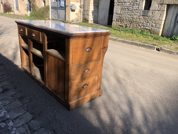 Ancien meuble comptoir de boulanger.