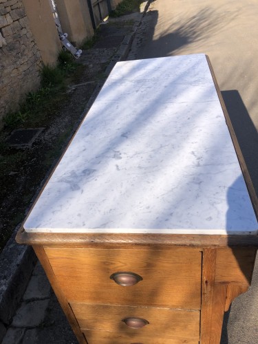 Ancien meuble comptoir de boulanger.