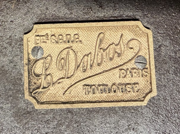 Ancien présentoir, étagères de drapier.