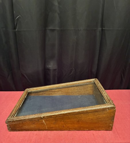 Ancienne vitrine d'étalage.