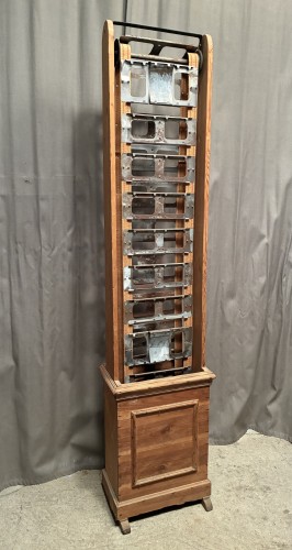 Ancien presentoir pour cartes postales.