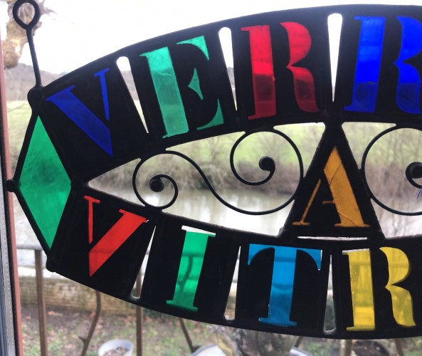 Ancienne enseigne de vitrier, vitrailliste.