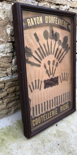 Ancienne vitrine de présentation.