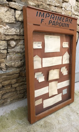 Ancienne vitrine de présentation.