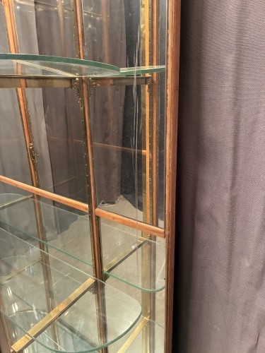 Grande vitrine de présentation.