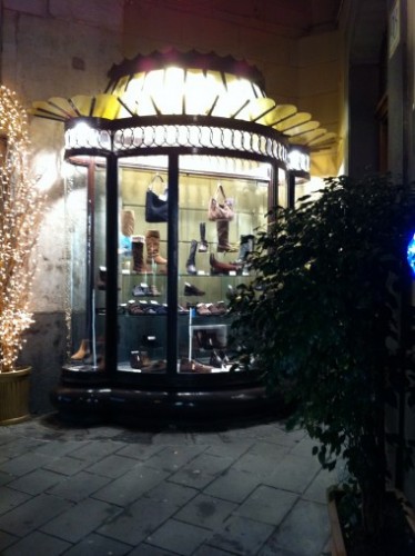 Un magasin de chaussures à Naples