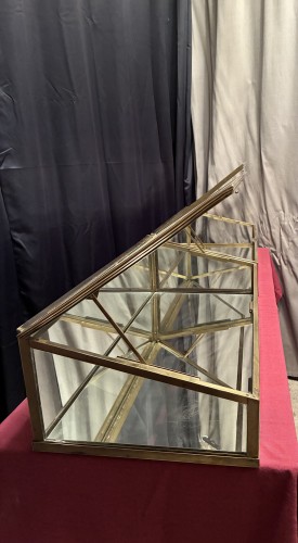 Ancienne paire de vitrines de comptoir de magasin.