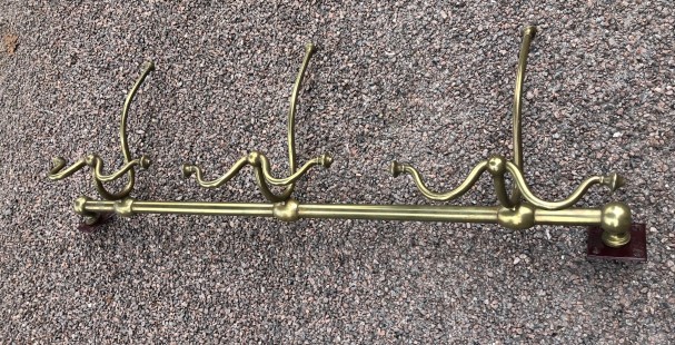 Porte manteau mural.