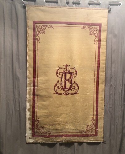 Ancien store de magasin.