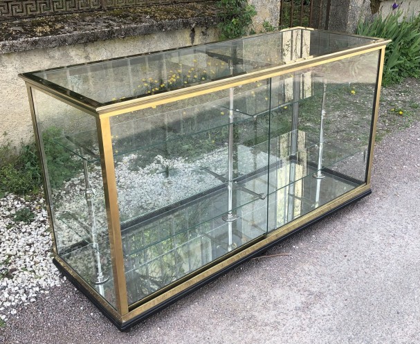 Ancien meuble comptoir vitrine de magasin.(vendu)