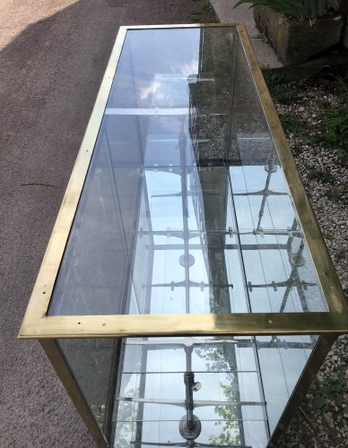 Ancien meuble comptoir vitrine de magasin.(vendu)