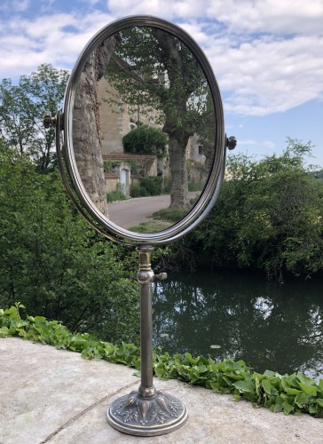 Ancien miroir de chapelier.