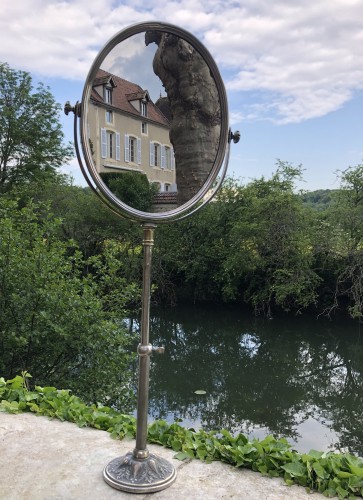 Ancien miroir de chapelier.