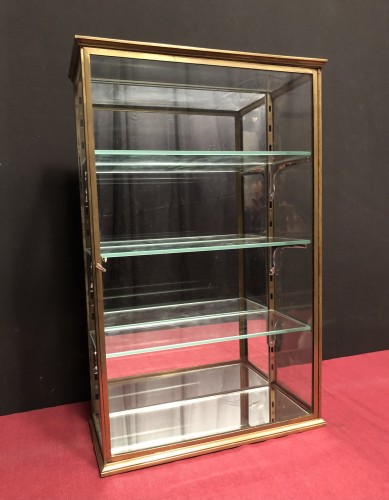 Ancienne petite vitrine murale.