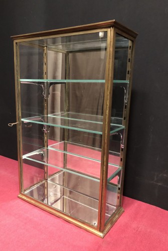 Ancienne petite vitrine murale.