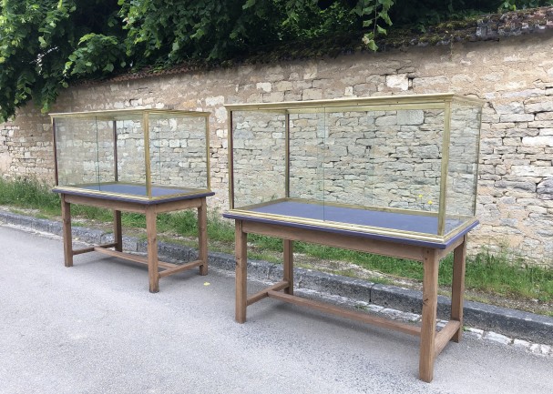 Paire de grosses vitrines.( vendues)