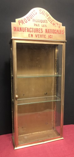 Ancienne vitrine de bureau de tabac.(vendue)