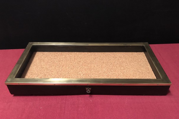 Ancienne vitrine plate de magasin.(vendu)