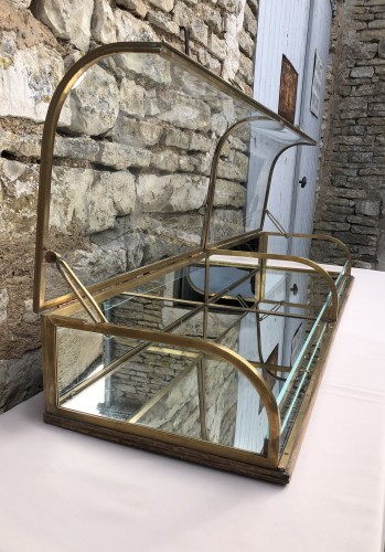 Ancienne grande double vitrine de magasin.(réservée)