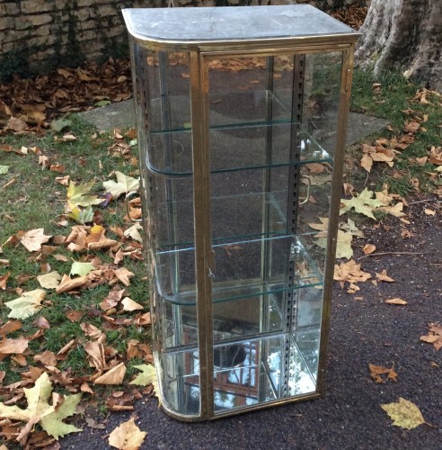 Ancienne vitrine de magasin.