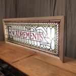 Ancienne enseigne de magasin.