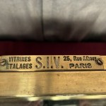 Ancienne vitrine de comptoir.