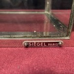 Ancienne vitrine de confiseur.