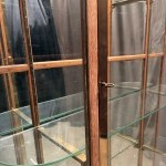 Grande vitrine de présentation.